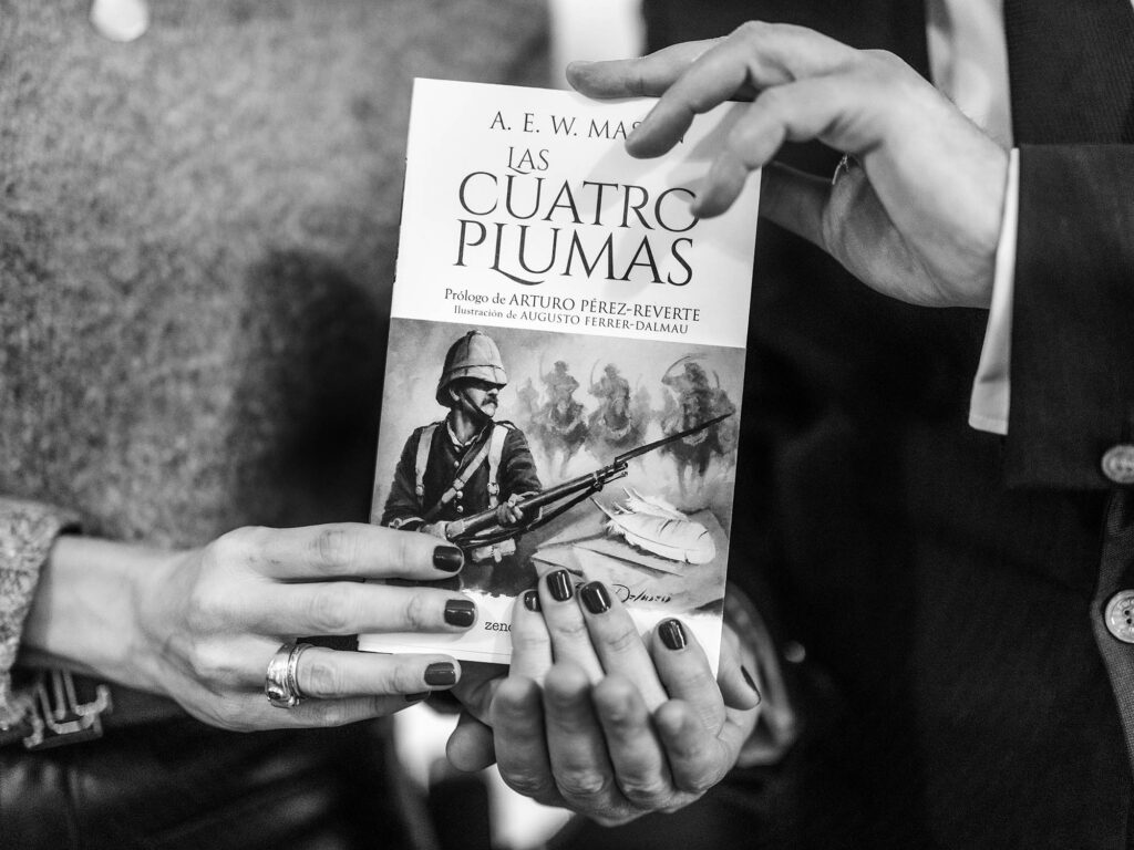 Libro Las cuatro plumas de Zenda-Edhasa